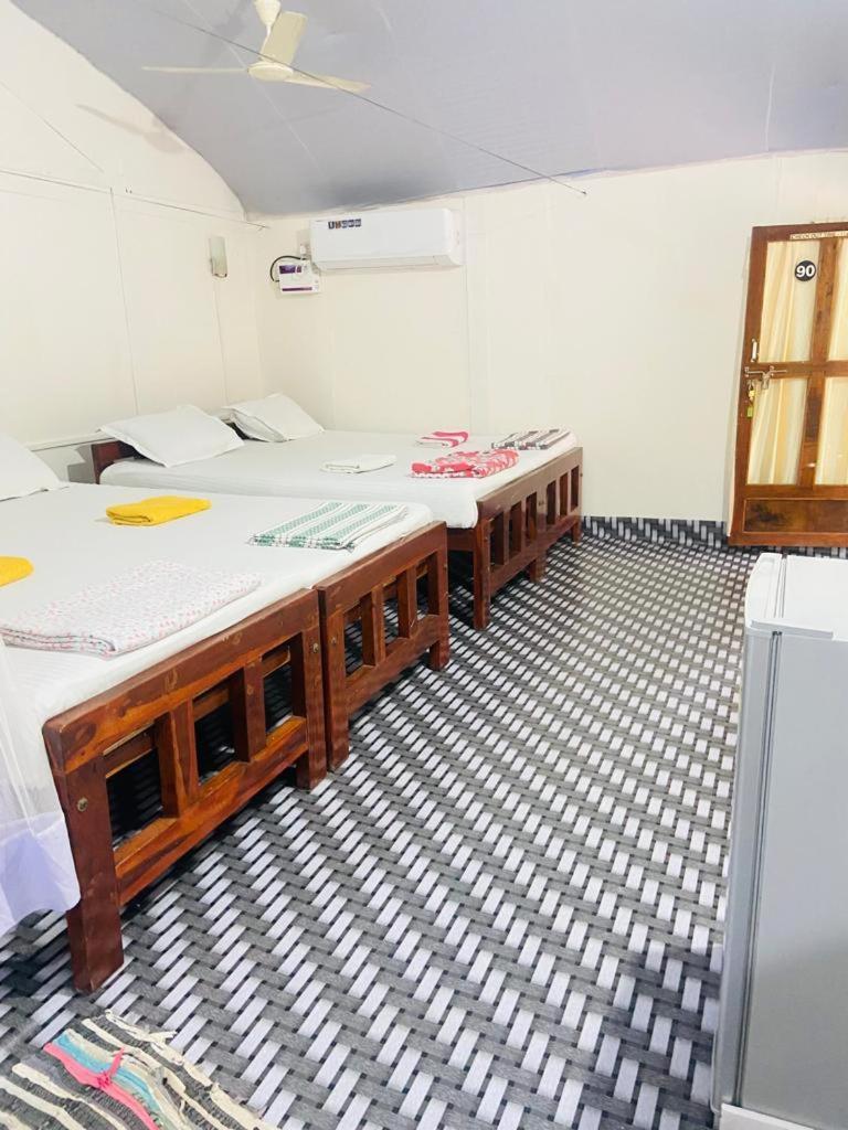 Tent Cressida Cyrus パロレム 部屋 写真